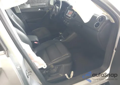 2010 Volkswagen Tiguan Wolfsburg Edition z USA, uszkodzony, nr VIN WVGAV7AX9AW528186